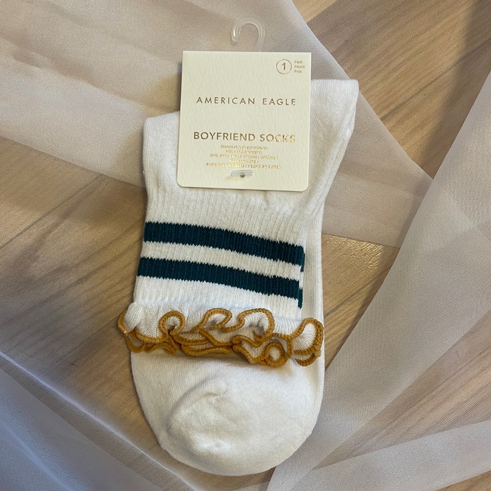 AE boyfriend socks NWT